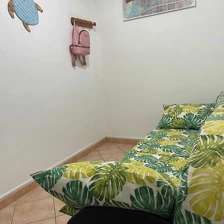 Appartamento Al Centro Di Ustica Isola di Ustica Bagian luar foto