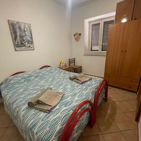Appartamento Al Centro Di Ustica Isola di Ustica Bagian luar foto