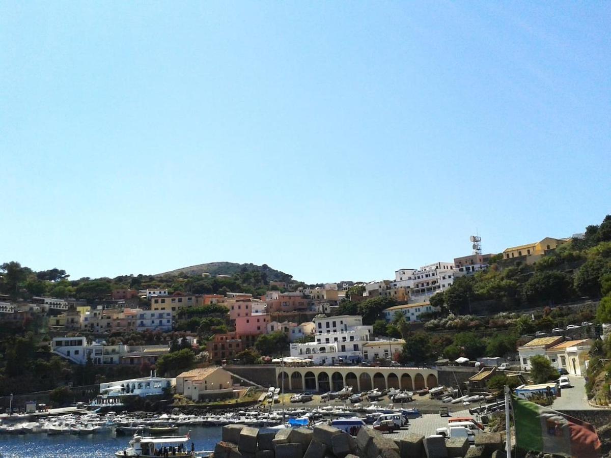 Appartamento Al Centro Di Ustica Isola di Ustica Bagian luar foto