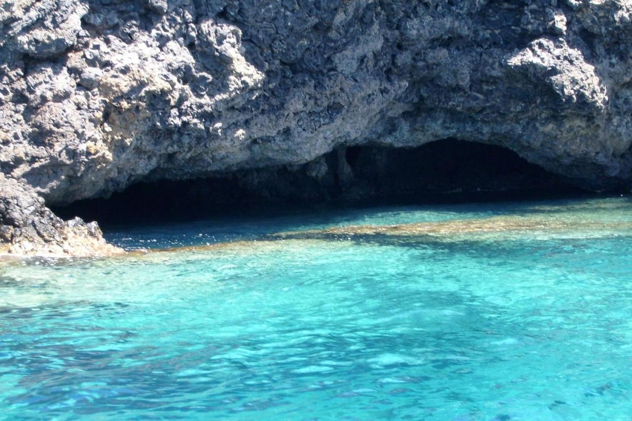 Appartamento Al Centro Di Ustica Isola di Ustica Bagian luar foto